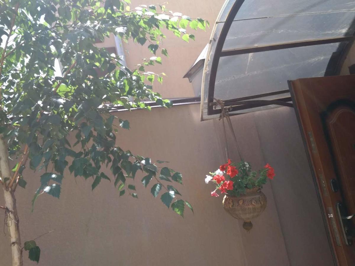 Saima Guest House Osh Bagian luar foto