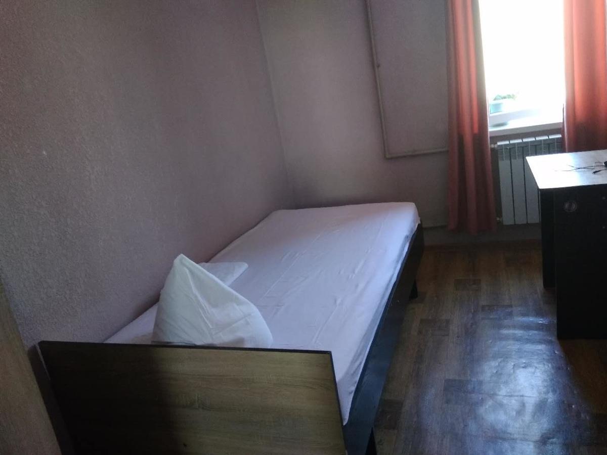 Saima Guest House Osh Bagian luar foto