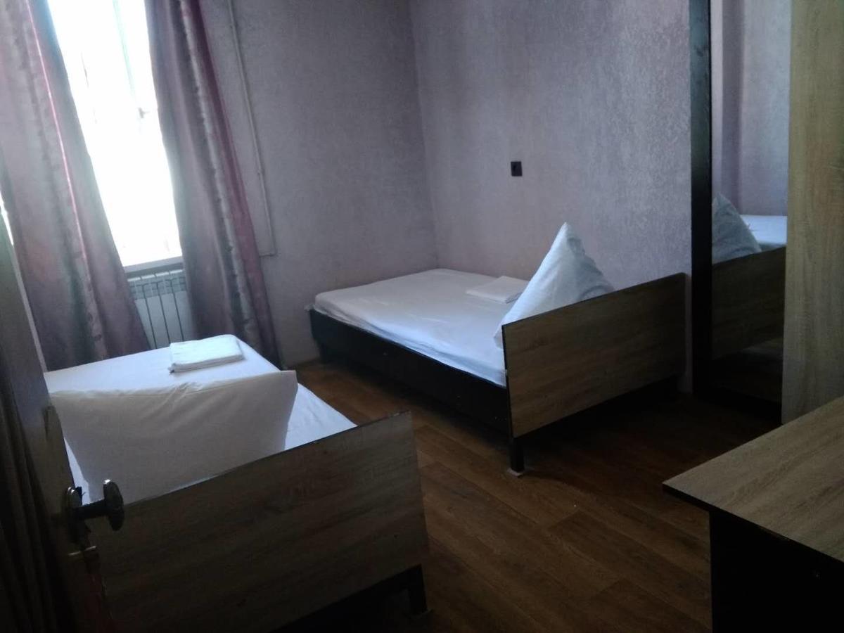 Saima Guest House Osh Bagian luar foto
